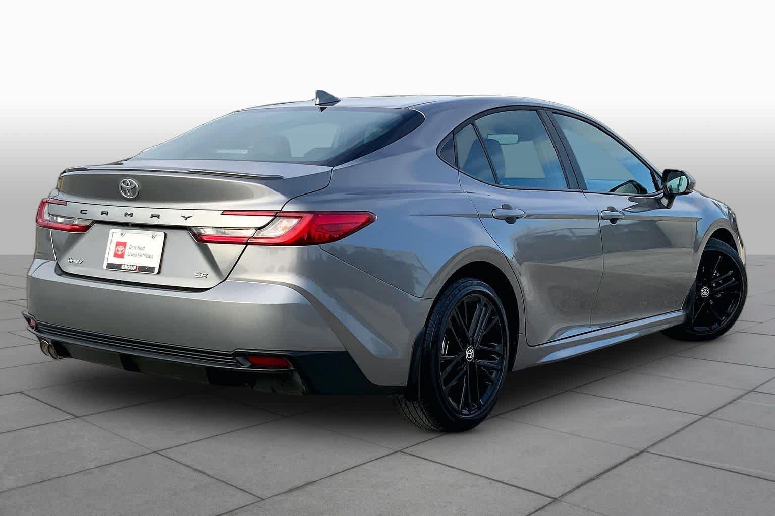 Used 2026 Toyota Camry SE w/ Multimedia Upgrade Package FWD image 13