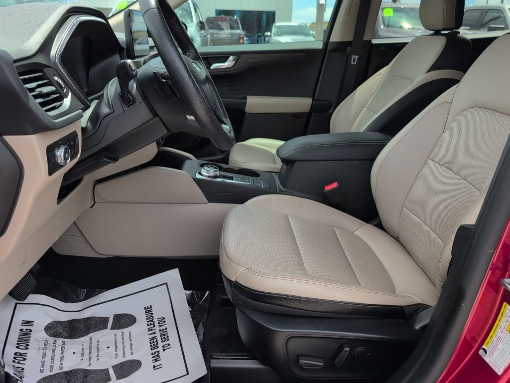 Certified 2020 Ford Escape Titanium image 8