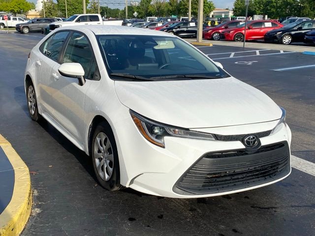 Used 2024 Toyota Corolla LE FWD image 2