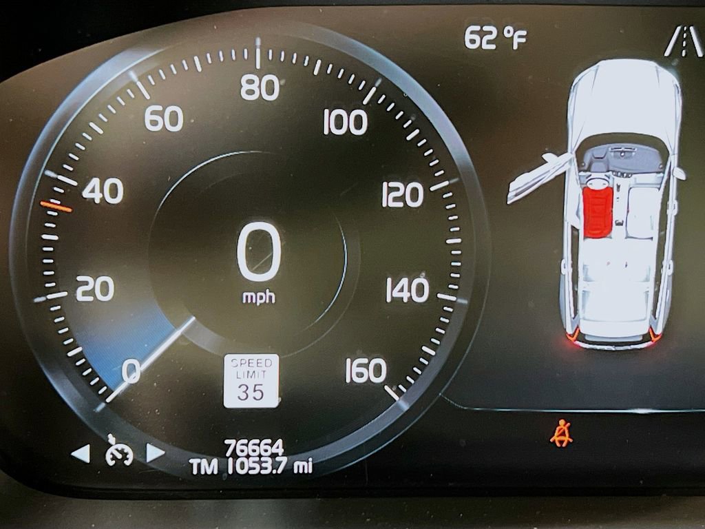 Used 2021 Volvo V60 T5 Momentum w/ Climate Package image 13