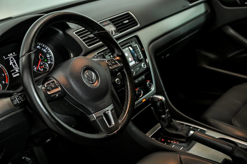 Used 2014 Volkswagen Passat 1.8T SE image 16