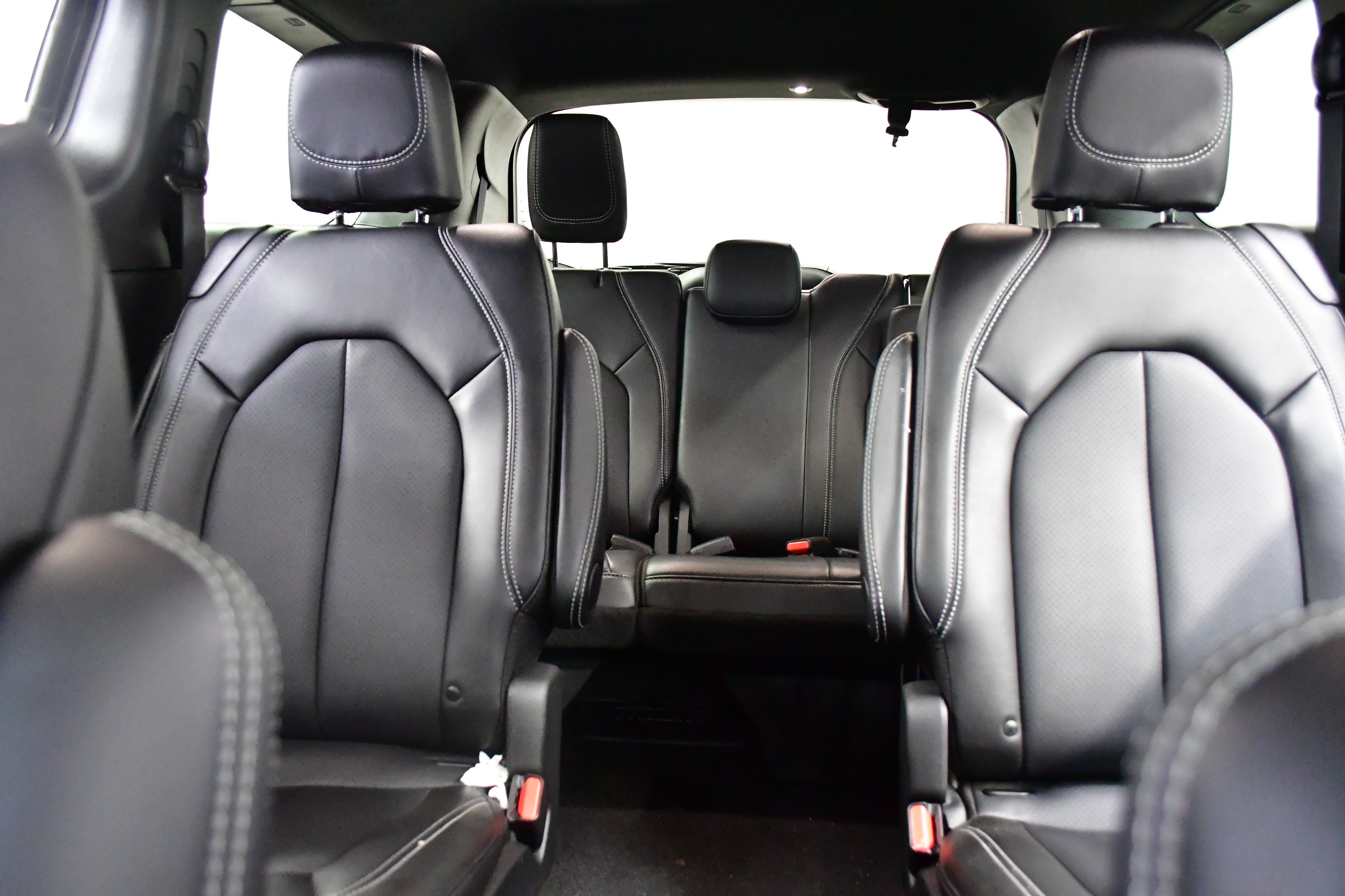 Used 2025 Chrysler Pacifica Select FWD image 12