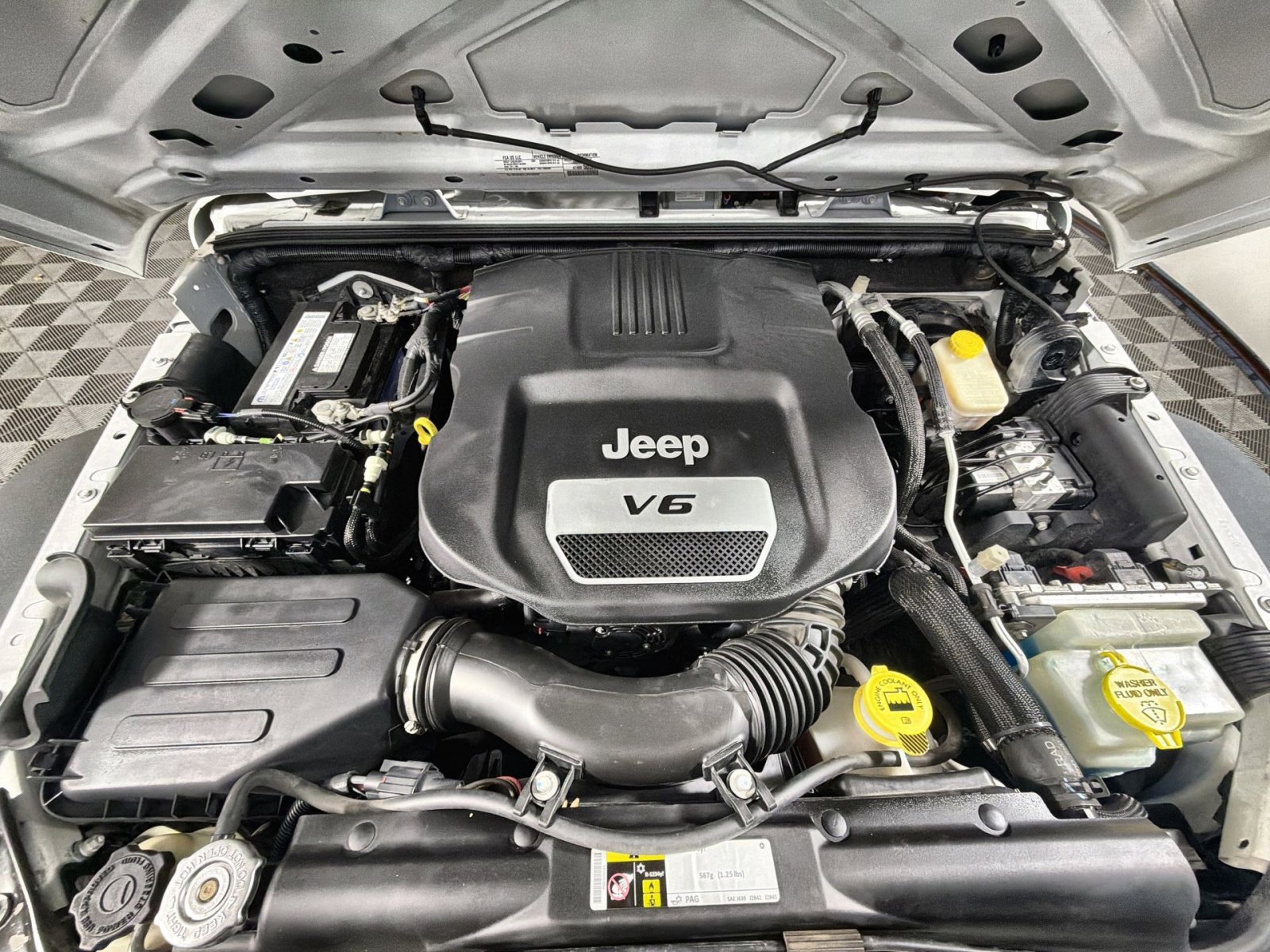 Used 2016 Jeep Wrangler Sport w/ Connectivity Group image 25