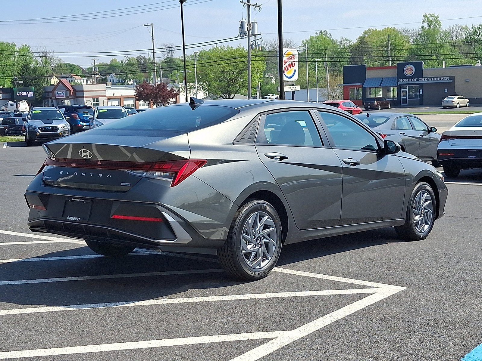 New 2026 Hyundai Elantra Hybrid w/ Cargo Package FWD image 5