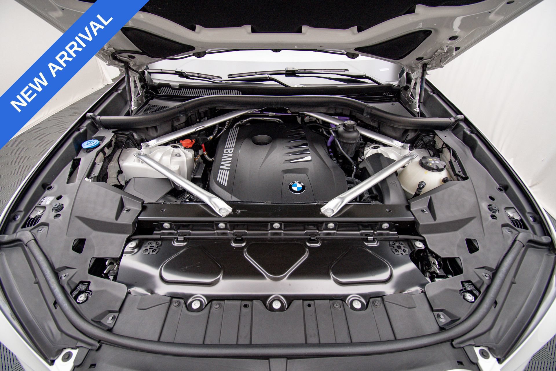 Used 2024 BMW X5 xDrive40i w/ M Sport Package AWD/4WD image 37