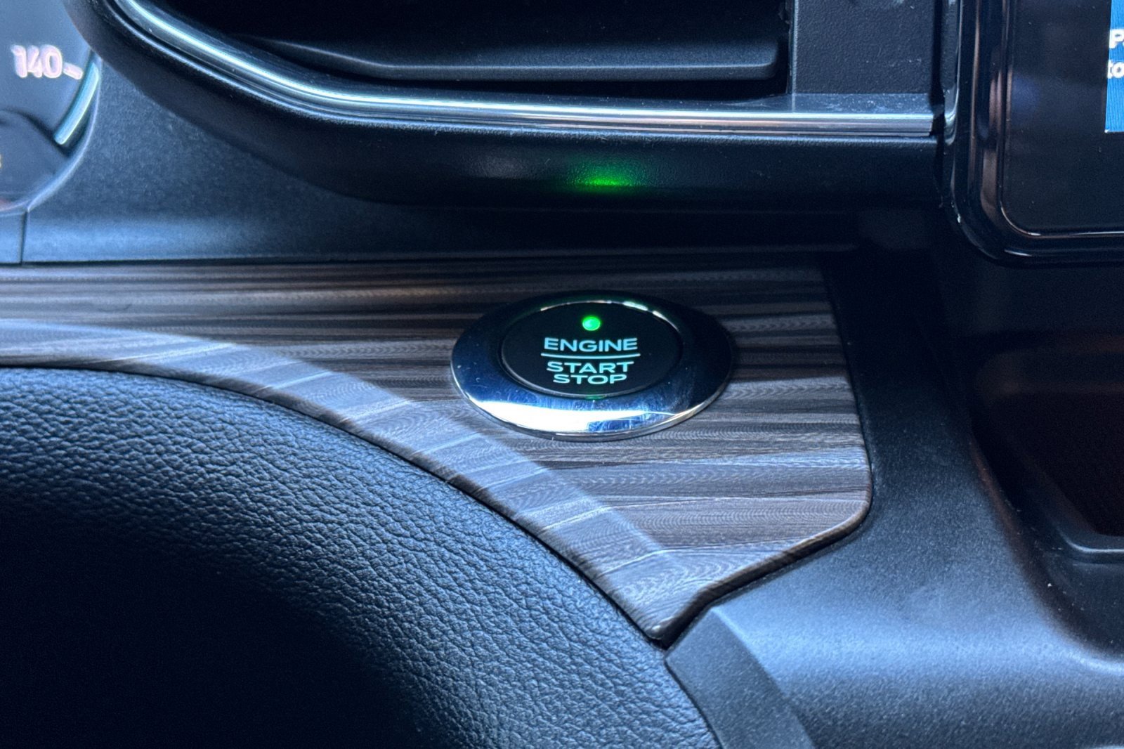 Used 2020 Ford Explorer Limited w/ Class III Trailer Tow Package image 23