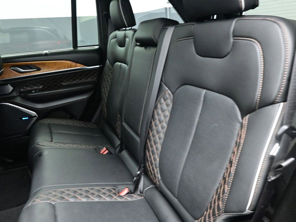 Used 2022 Jeep Grand Cherokee Summit image 14