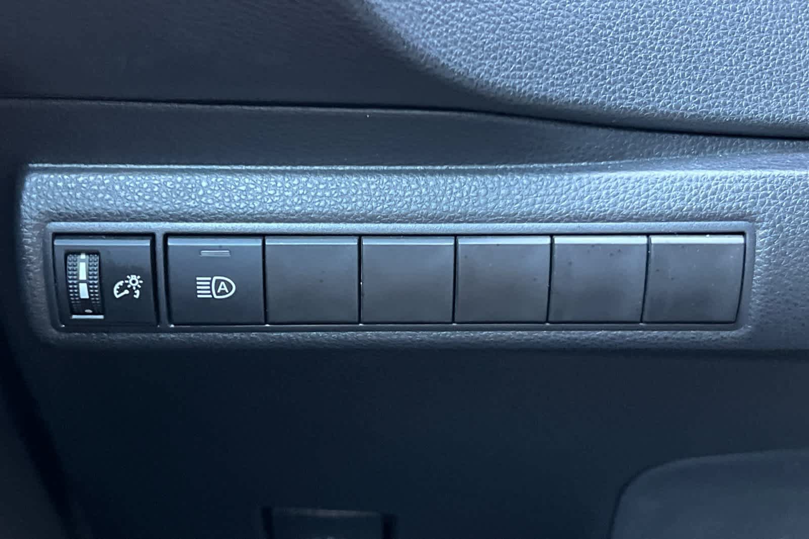 Certified 2025 Toyota Corolla LE FWD image 27