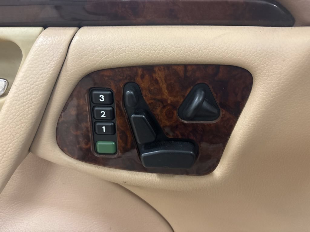 Used 2000 Mercedes-Benz E 430 Sedan image 17