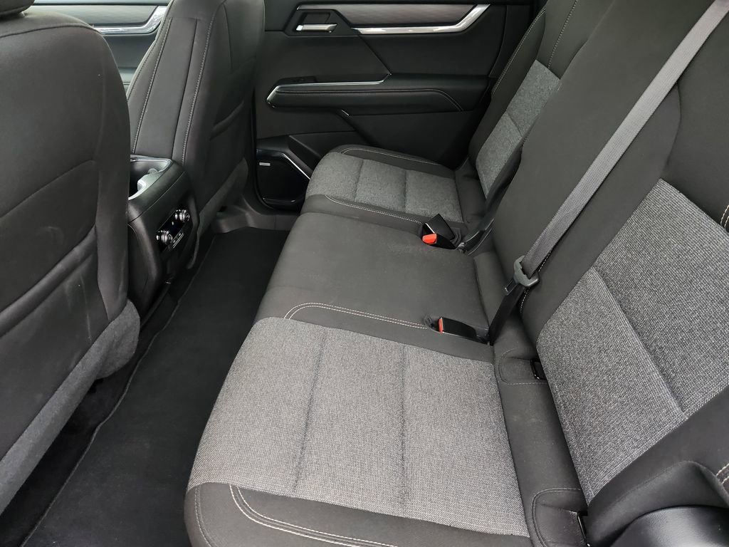 Used 2025 GMC Acadia Elevation image 29