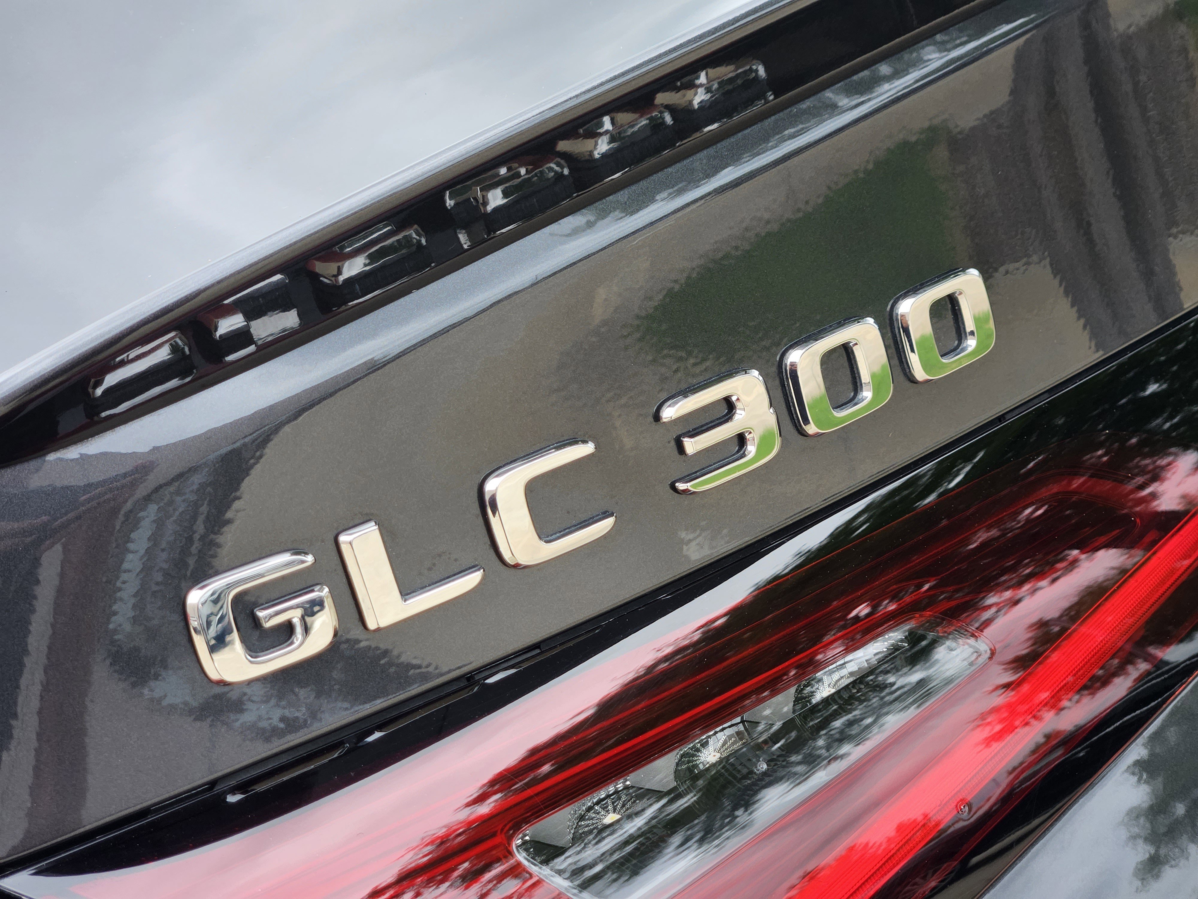 Certified 2025 Mercedes-Benz GLC 300 4MATIC image 27