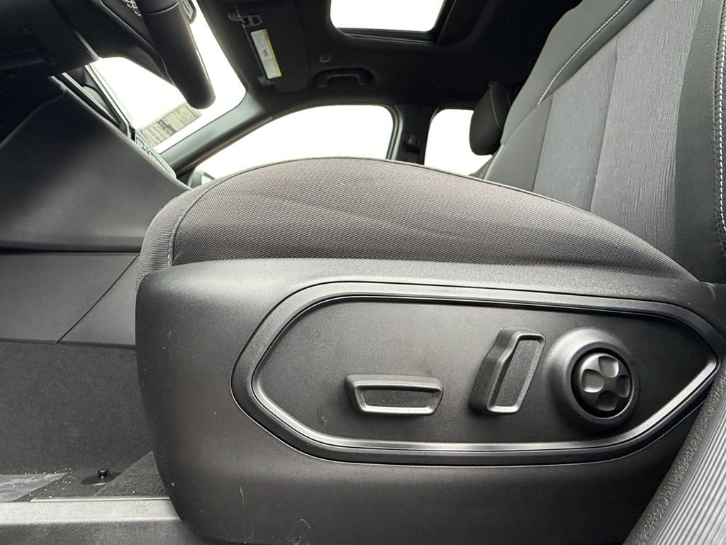 New 2025 Jeep Grand Cherokee Laredo X w/ Luxury Tech Group I image 10