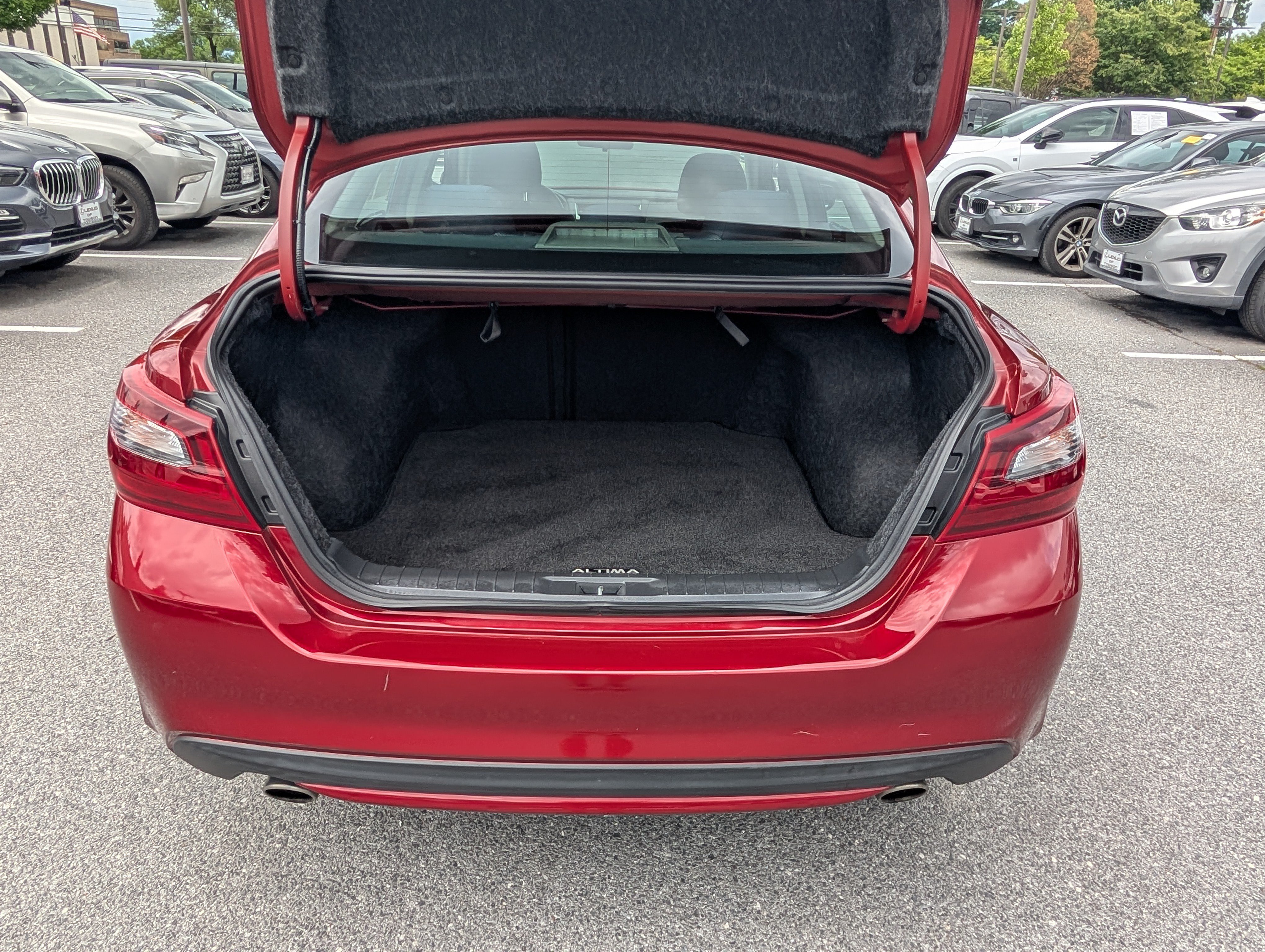 Used 2018 Nissan Altima 2.5 SR FWD image 13