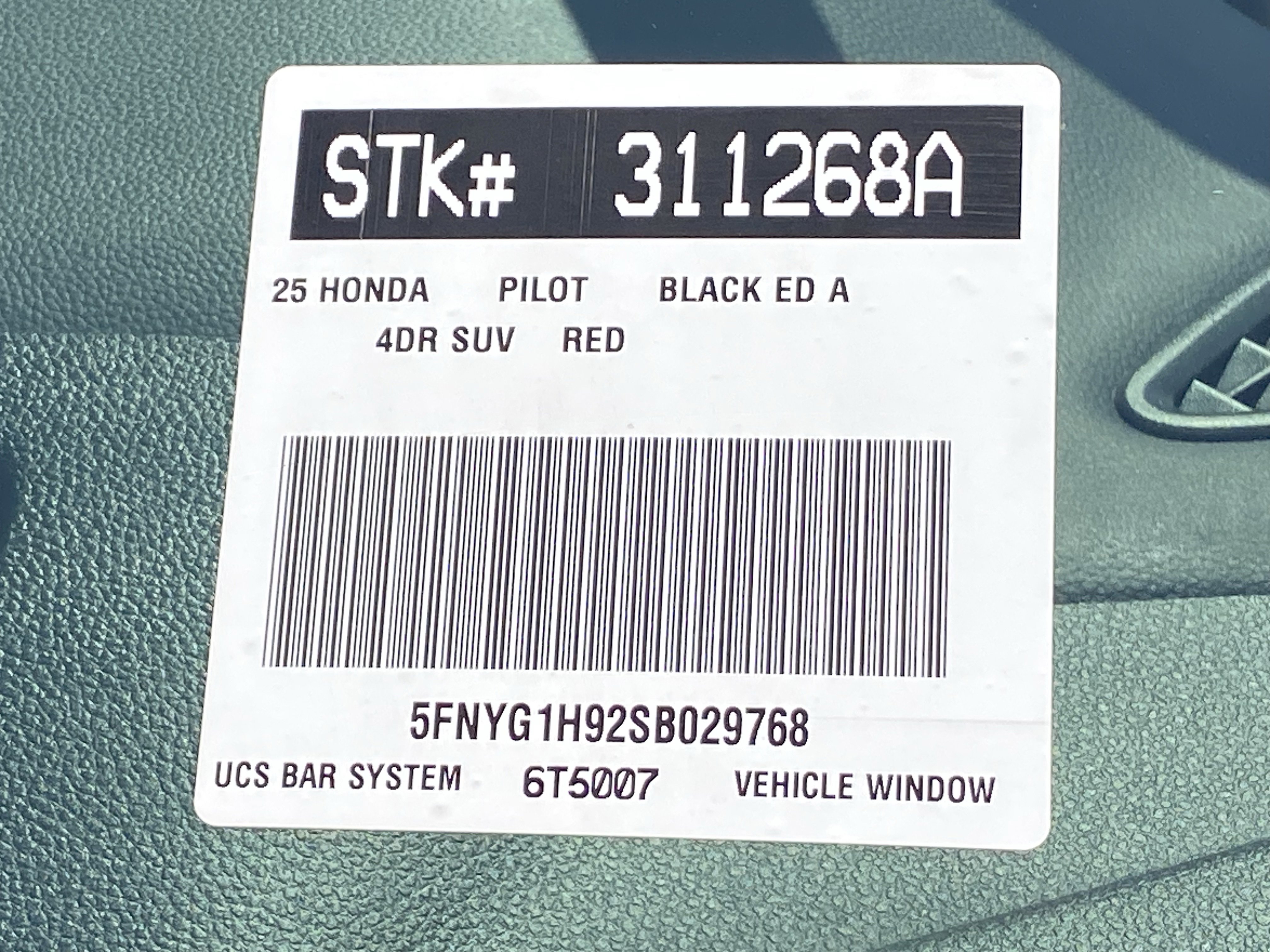 Used 2025 Honda Pilot Black Edition image 31