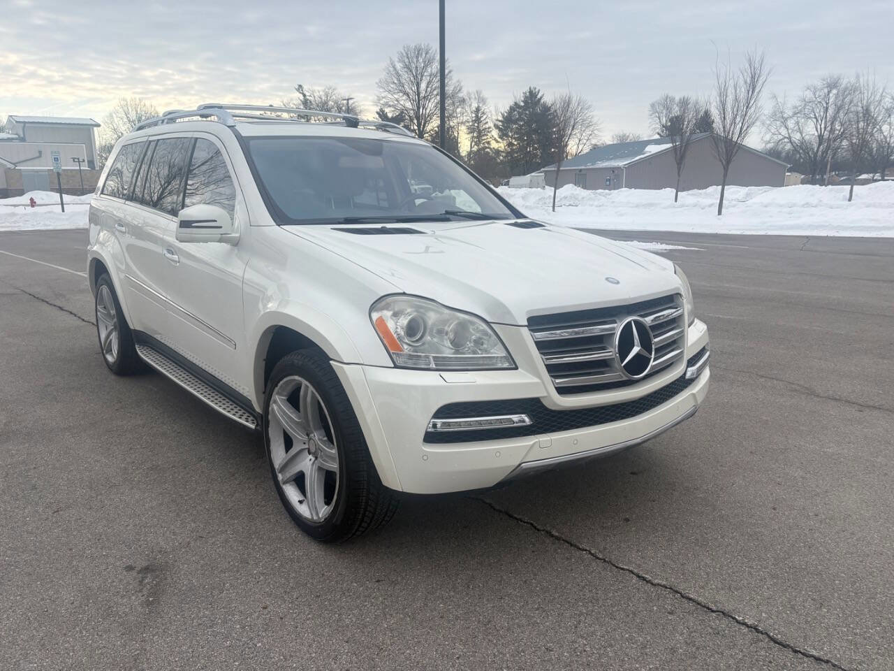 Used 2011 Mercedes-Benz GL 550 4MATIC image 4