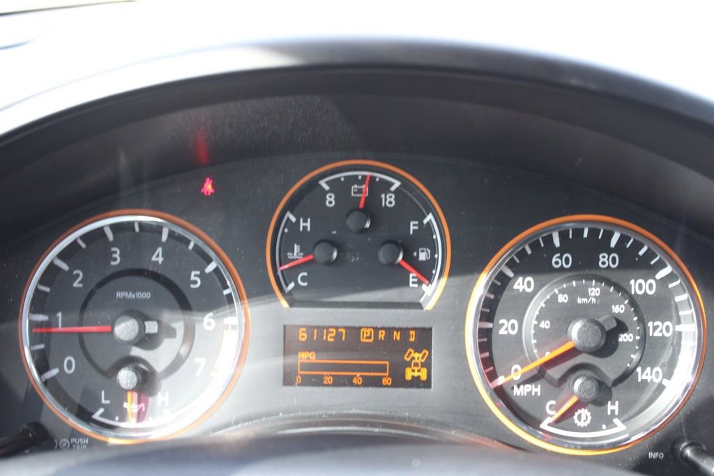 Used 2013 Nissan Titan SL w/ Moonroof Pkg image 33