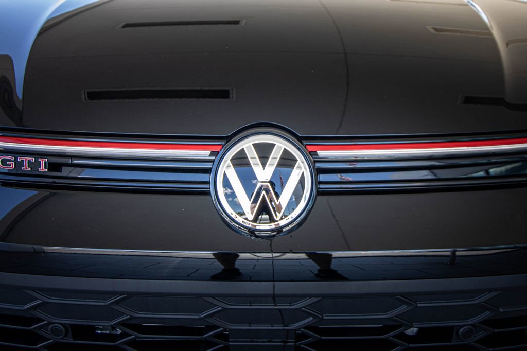 New 2026 Volkswagen GTI SE FWD image 8