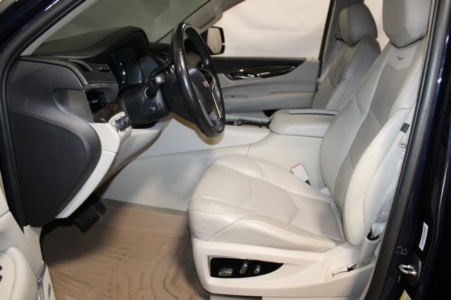 Used 2019 Cadillac Escalade ESV Premium Luxury image 7