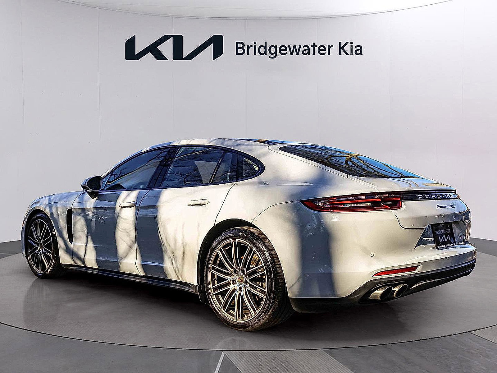 Used 2020 Porsche Panamera 4S w/ Premium Package Plus image 4