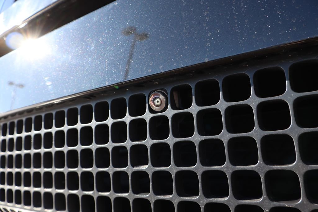 Used 2023 Land Rover Defender 90 X-Dynamic SE image 6