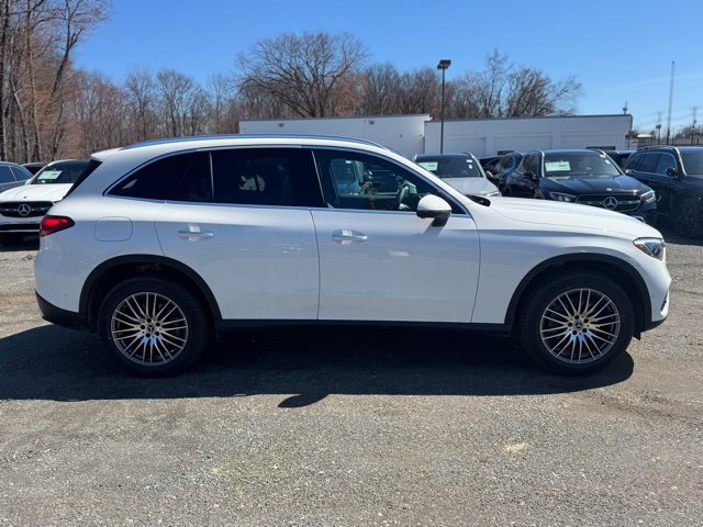 Used 2026 Mercedes-Benz GLC 300 4MATIC image 2