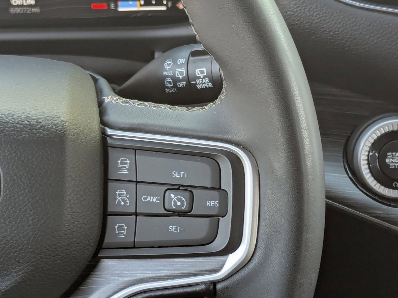 Used 2023 Jeep Wagoneer L Series II image 25