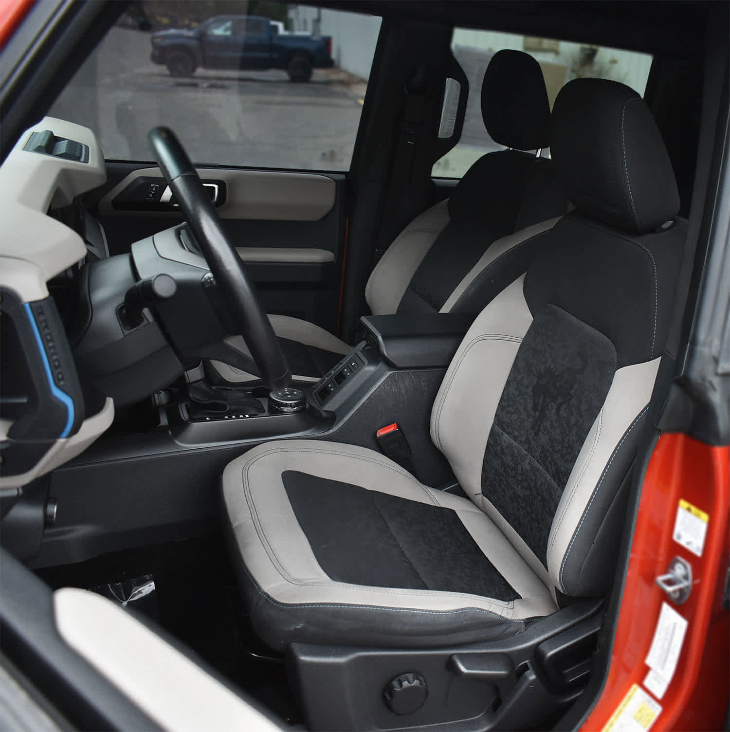 Used 2023 Ford Bronco Wildtrak image 13