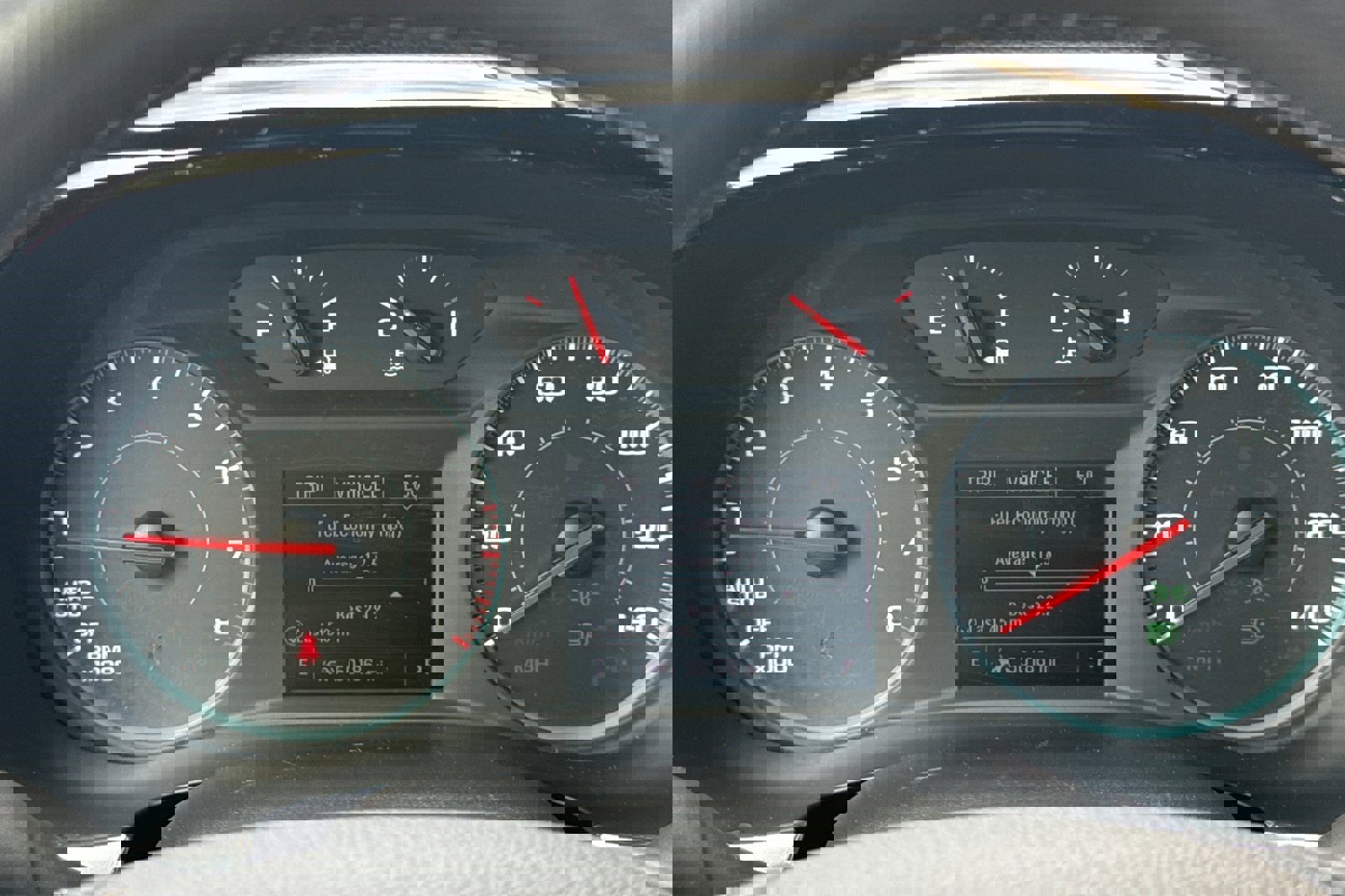 Used 2023 Chevrolet Traverse LT image 25