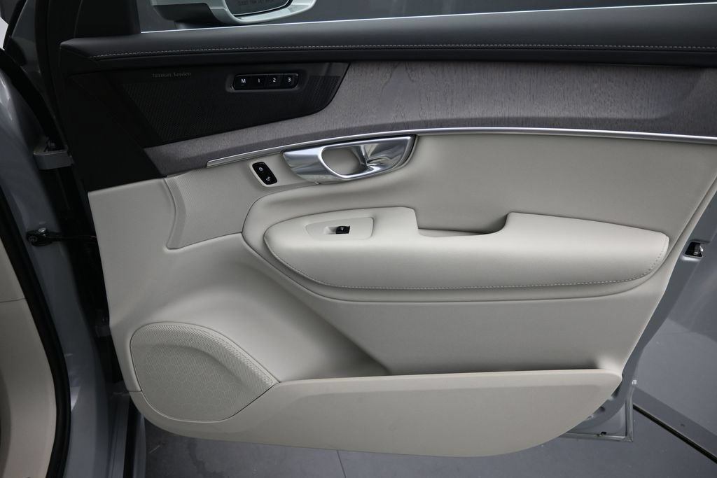 Certified 2026 Volvo XC90 B6 Ultra AWD/4WD image 14