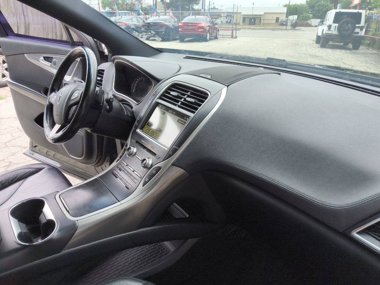 Used 2017 Lincoln MKX Select w/ Select Plus Package FWD image 29