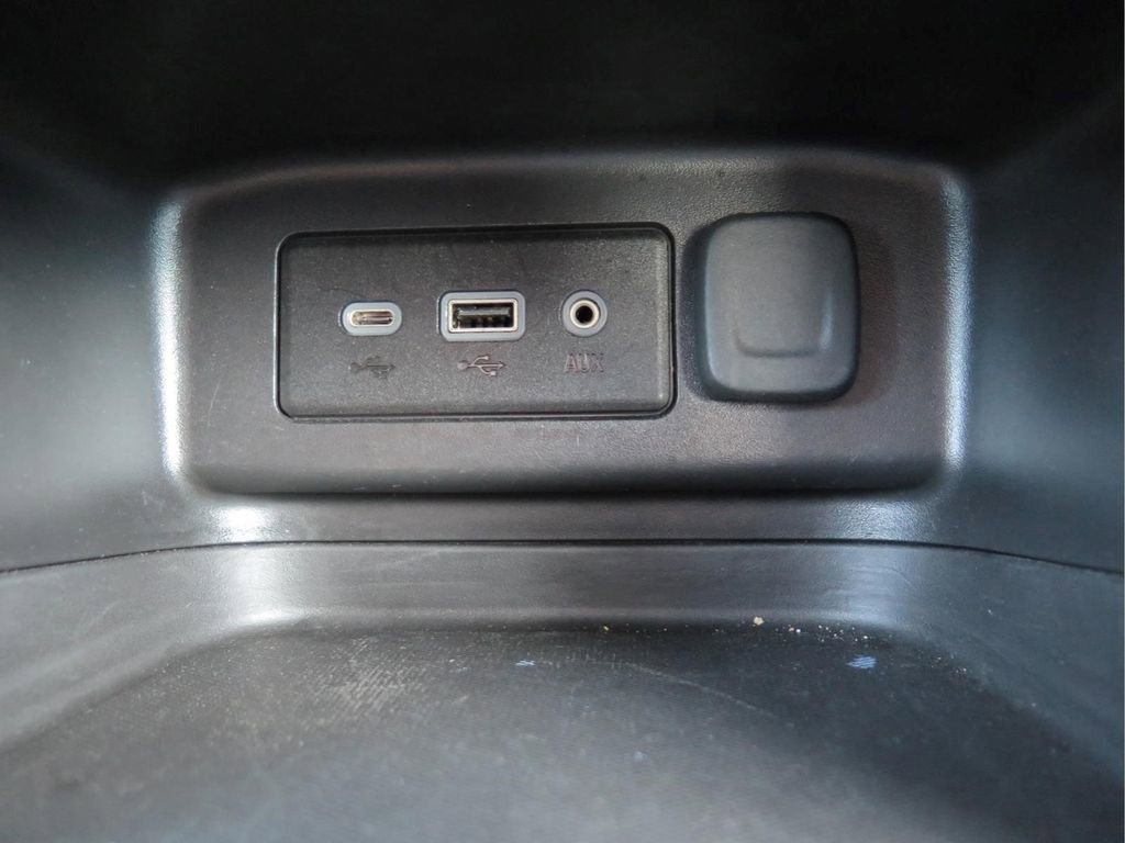 Used 2022 Chevrolet Equinox LT AWD/4WD image 13