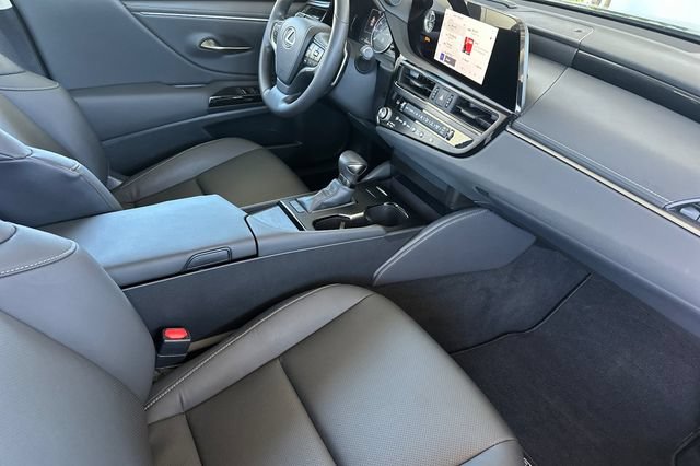 Used 2024 Lexus ES 350 w/ Accessory Package (Z2) FWD image 18