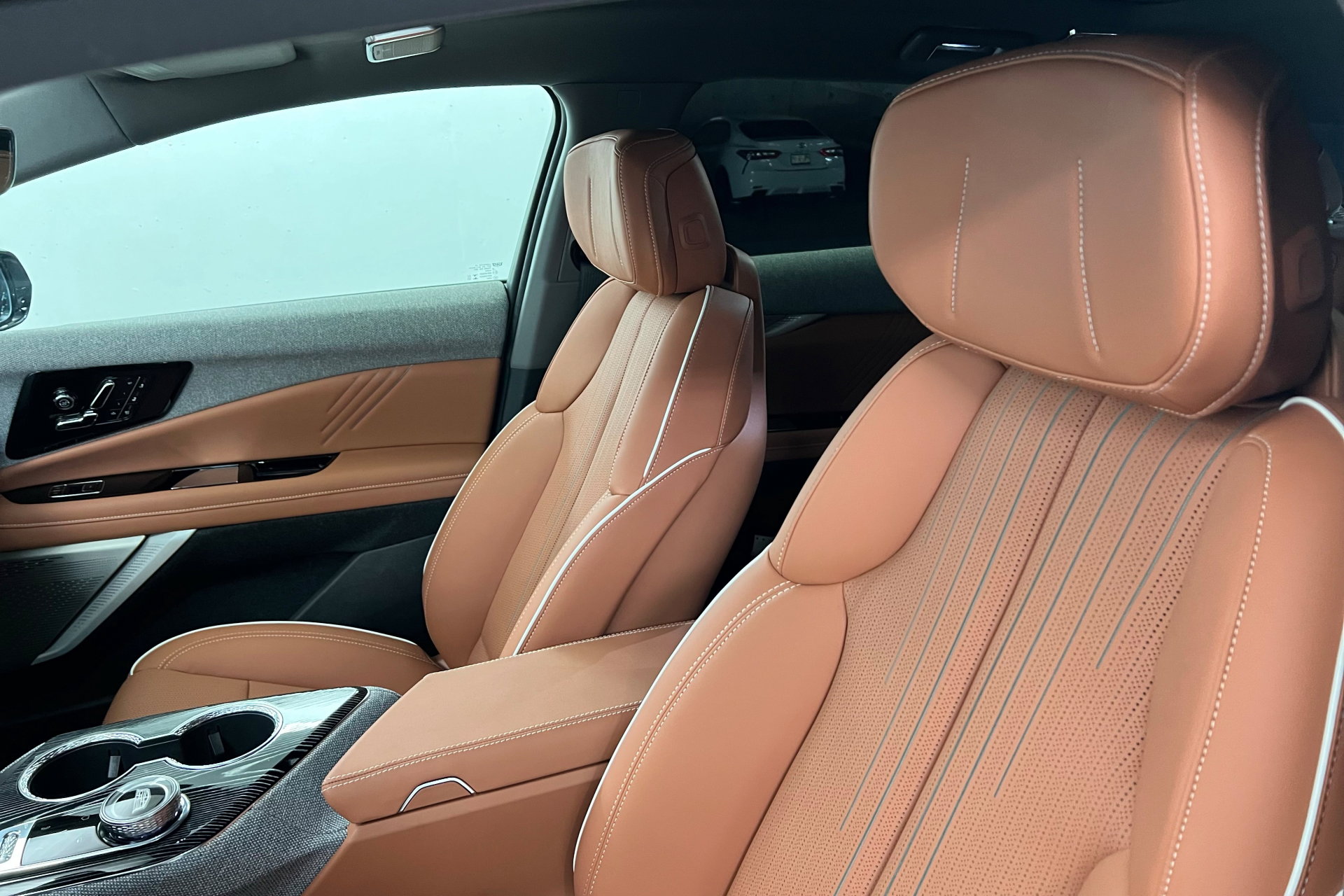 New 2025 Cadillac Optiq Sport 2 w/ LPO, Floor Liner Package image 17