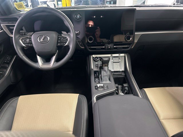 Used 2026 Lexus GX 550 AWD/4WD image 17