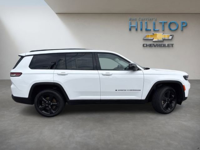 Used 2023 Jeep Grand Cherokee L Limited w/ Black Appearance Package AWD/4WD image 4