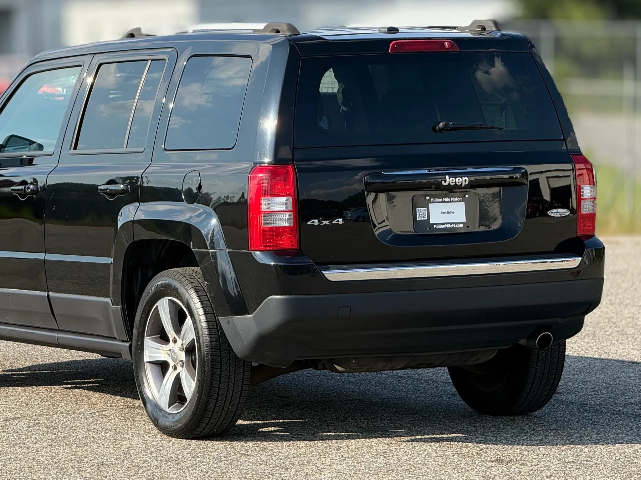 Used 2016 Jeep Patriot High Altitude AWD/4WD image 16