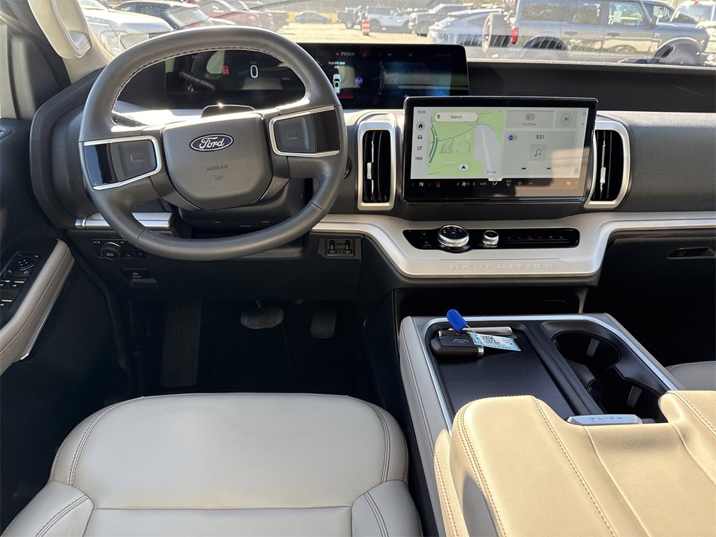 Used 2025 Ford Expedition Active image 24