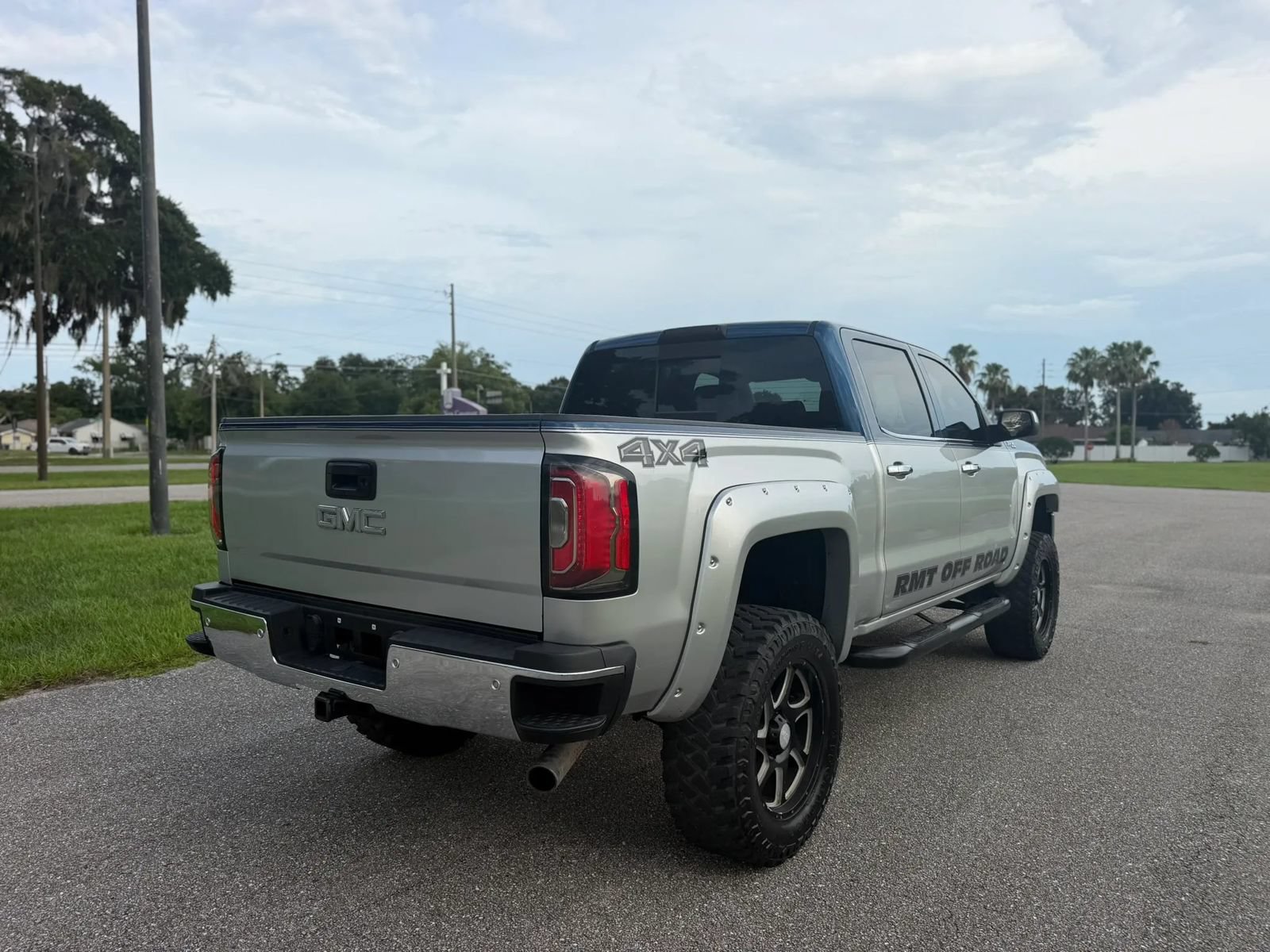 Used 2016 GMC Sierra 1500 SLT w/ Enhanced Driver Alert Package AWD/4WD image 5