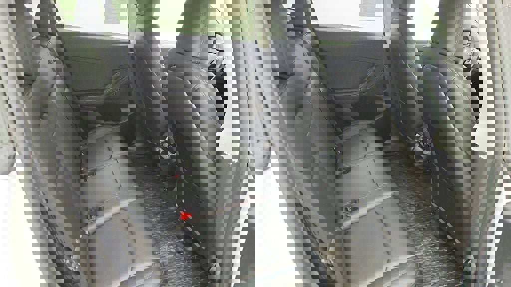 Used 2022 Tesla Model Y Long Range image 24