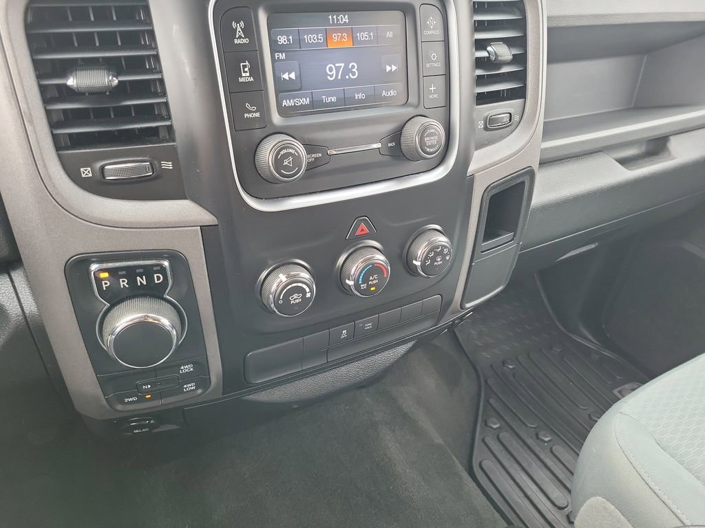 Used 2017 RAM 1500 Express AWD/4WD image 9