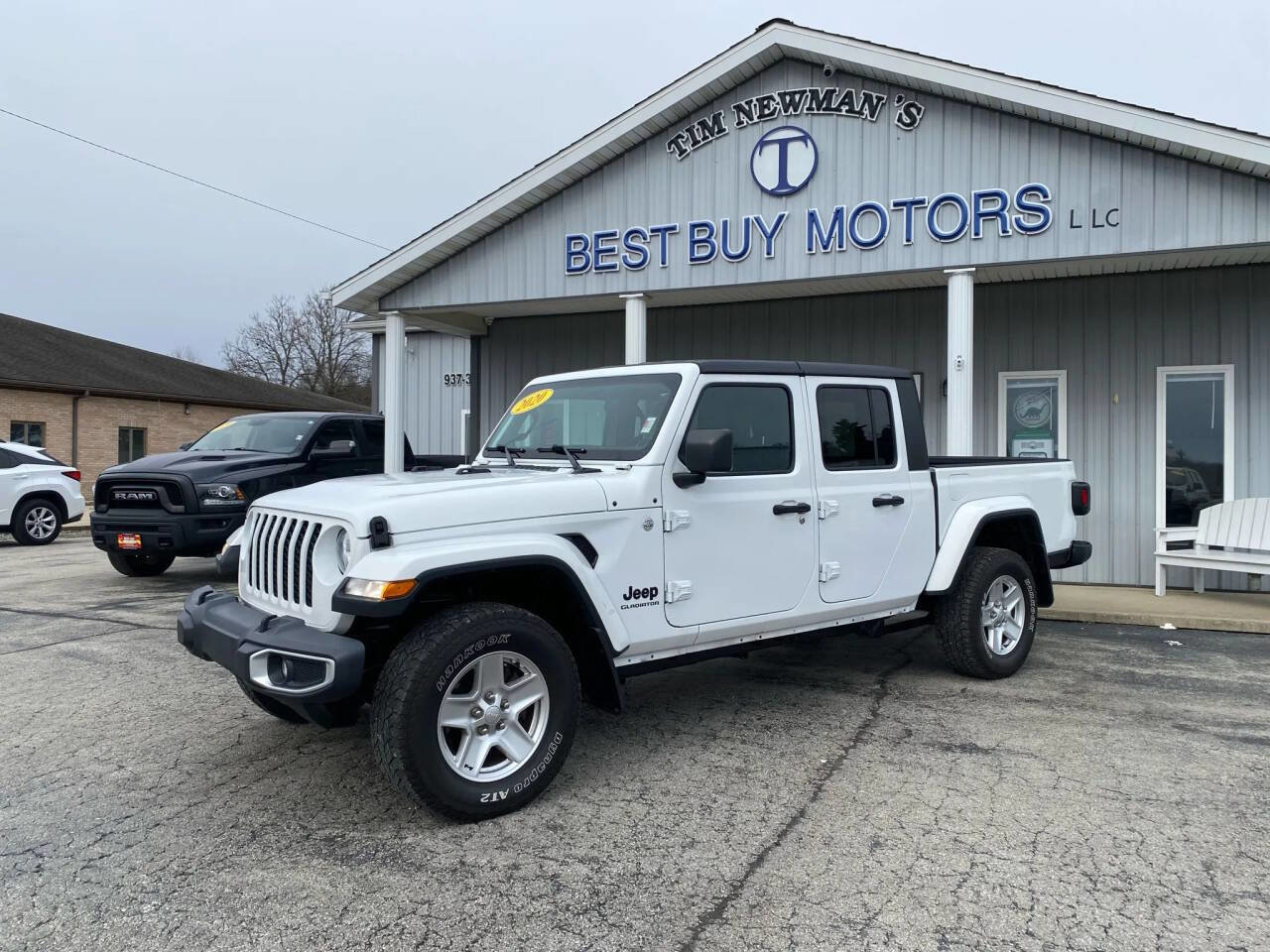 Used 2020 Jeep Gladiator Sport w/ Quick Order Package 24S image 2