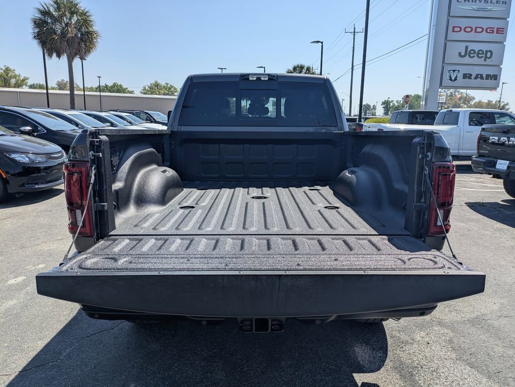 New 2026 RAM 2500 Laramie w/ Sport Appearance Package AWD/4WD image 13