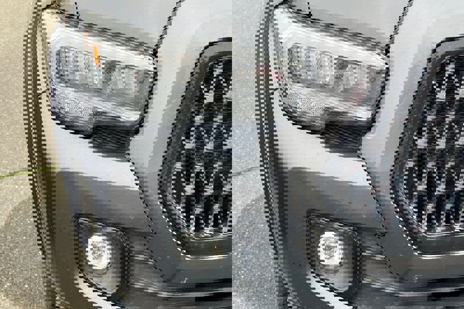 Used 2022 Toyota Tacoma Limited image 8