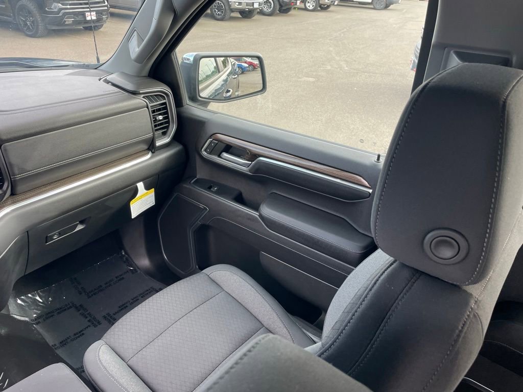 Used 2022 Chevrolet Silverado 1500 LT AWD/4WD image 22
