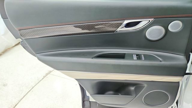 Used 2025 Genesis GV80 3.5T e-SC image 33