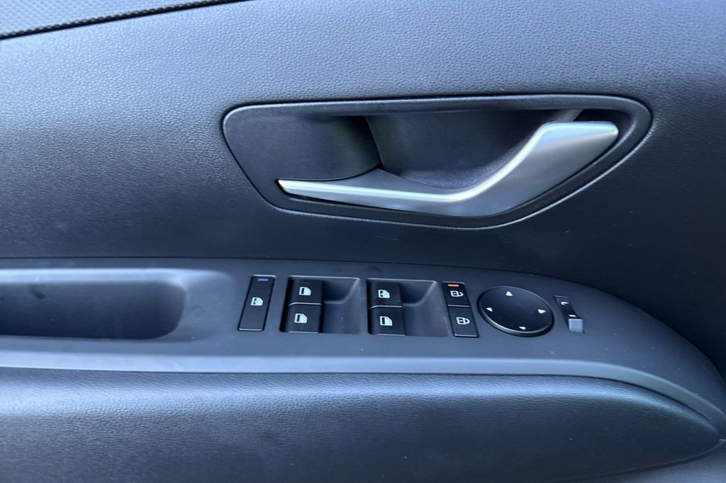 New 2026 Hyundai Tucson Blue SE image 8