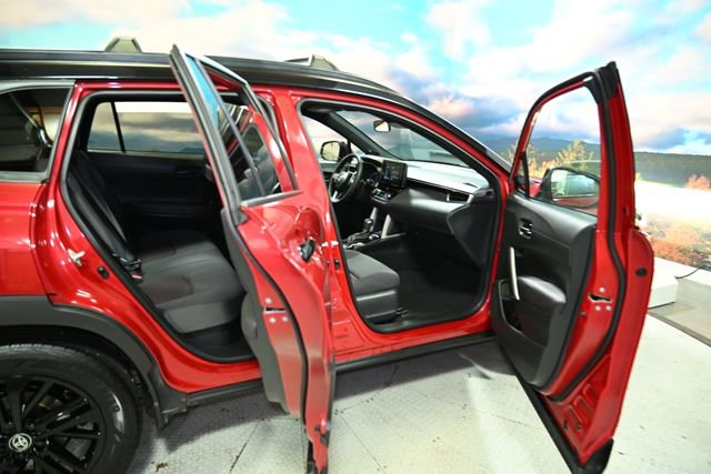 Used 2024 Toyota Corolla Cross AWD Hybrid w/ Moonroof Package image 45