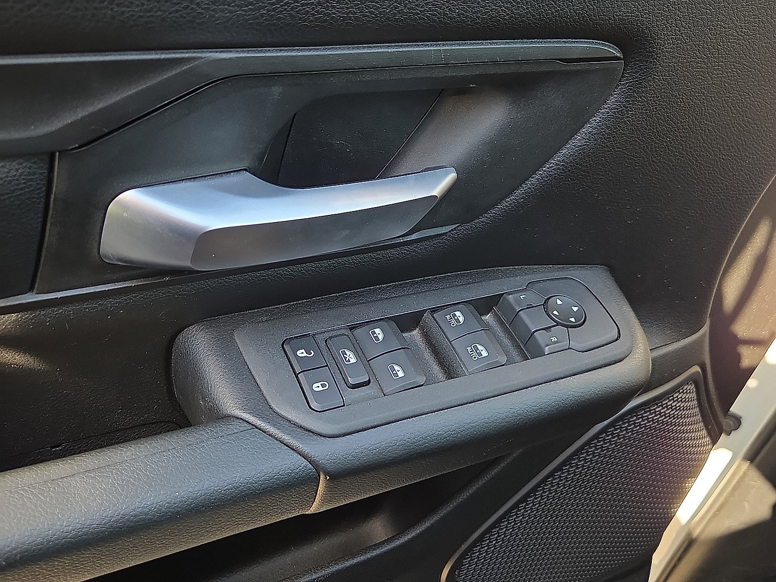 Used 2025 RAM 1500 Warlock AWD/4WD image 13