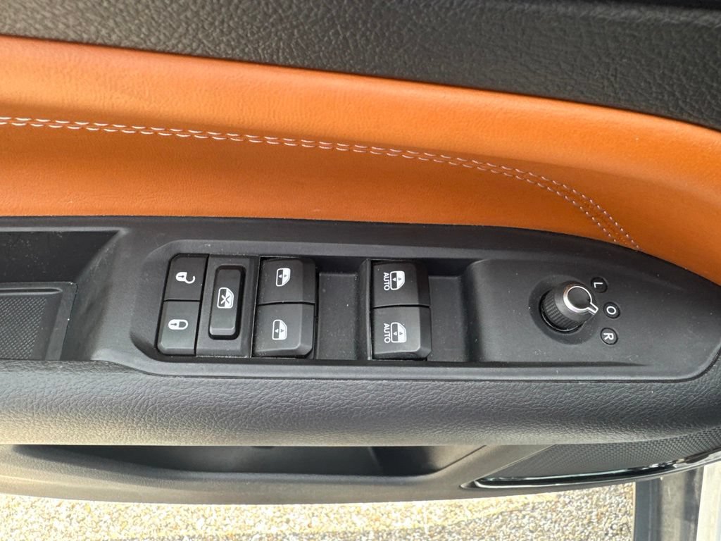 Used 2025 Jeep Compass Limited AWD/4WD image 9