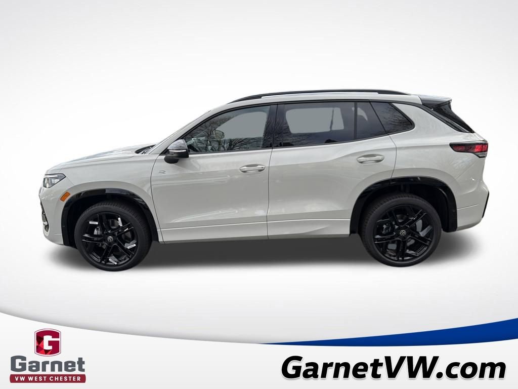 New 2026 Volkswagen Tiguan SE R-Line image 2